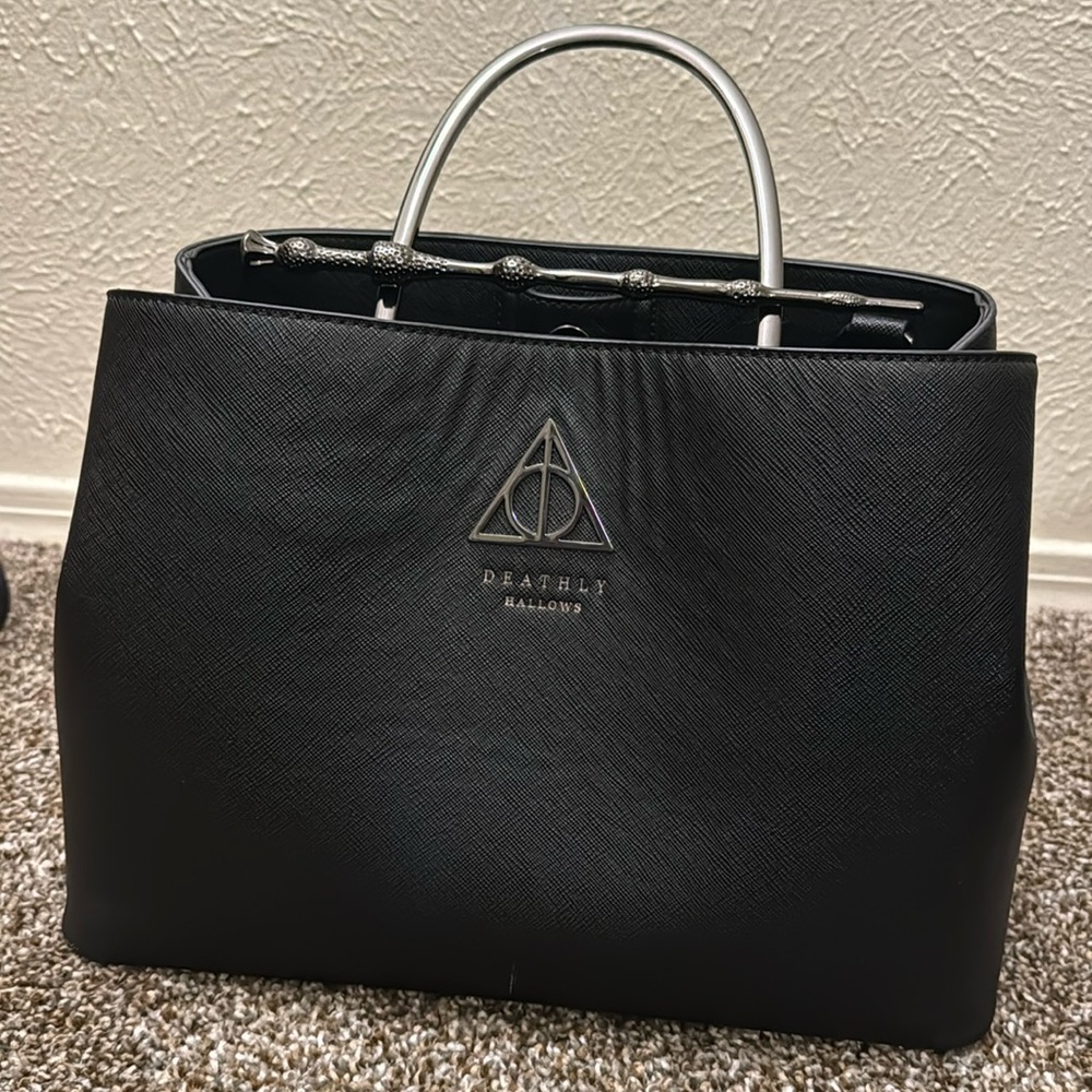 Loungefly Harry Potter - Deathly Hallows purse - Black